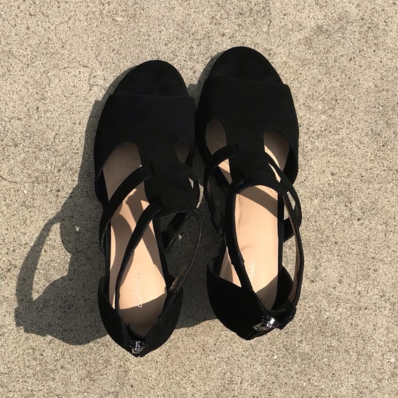 Clarks Deloria Fae Black Suede Heels - Picture 5 of 11